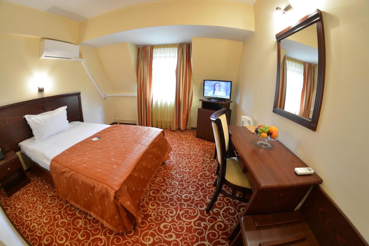 Hotel Central Ploieşti Eksteriør billede