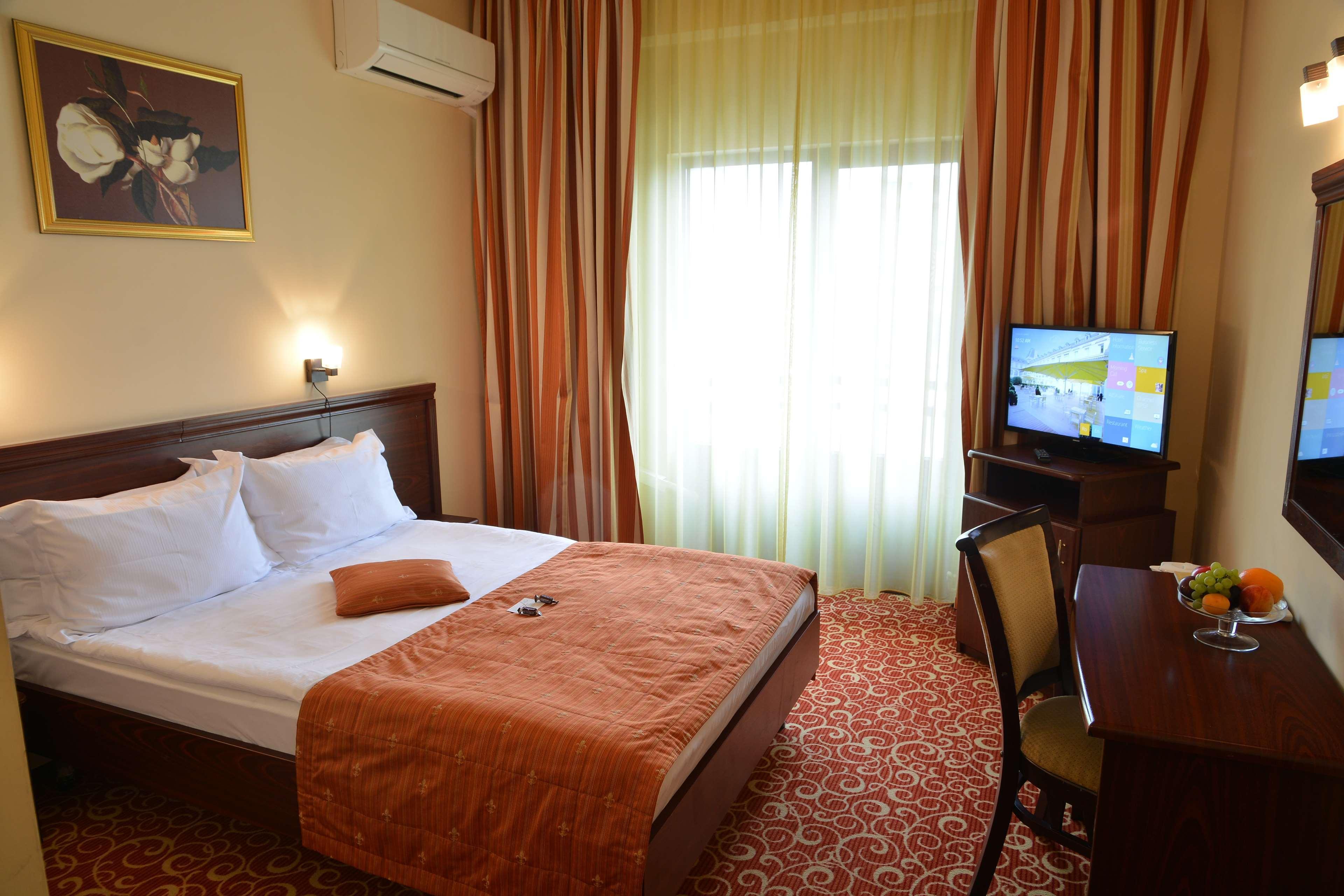 Hotel Central Ploieşti Eksteriør billede
