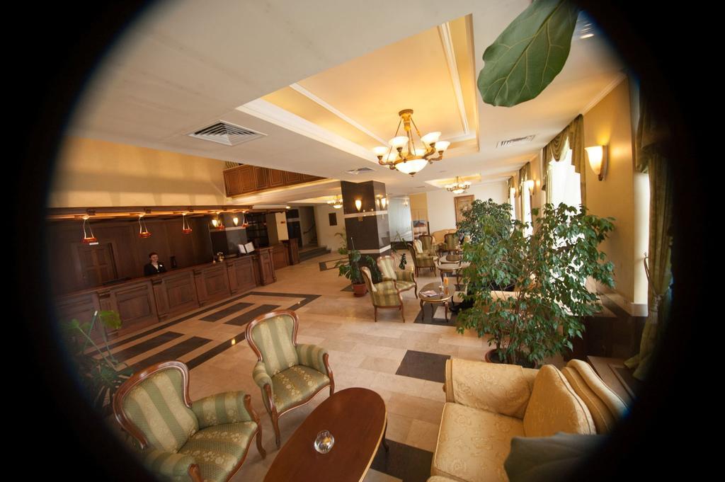 Hotel Central Ploieşti Eksteriør billede