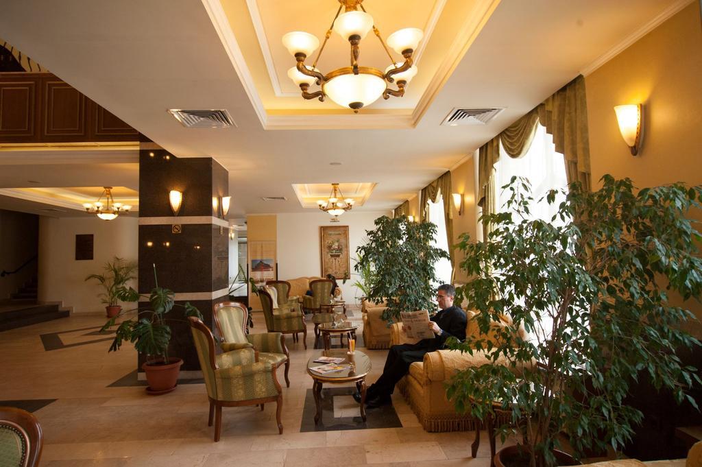 Hotel Central Ploieşti Eksteriør billede