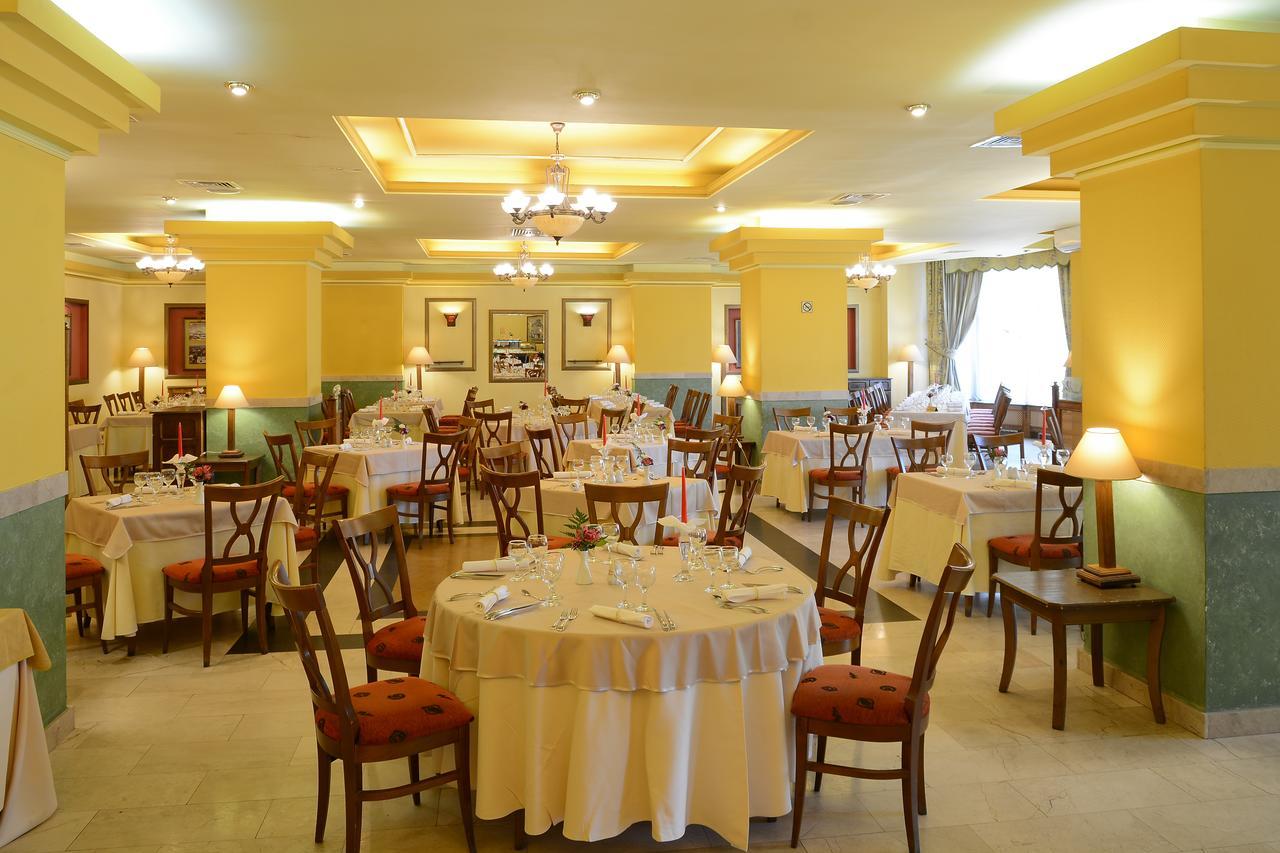 Hotel Central Ploieşti Eksteriør billede