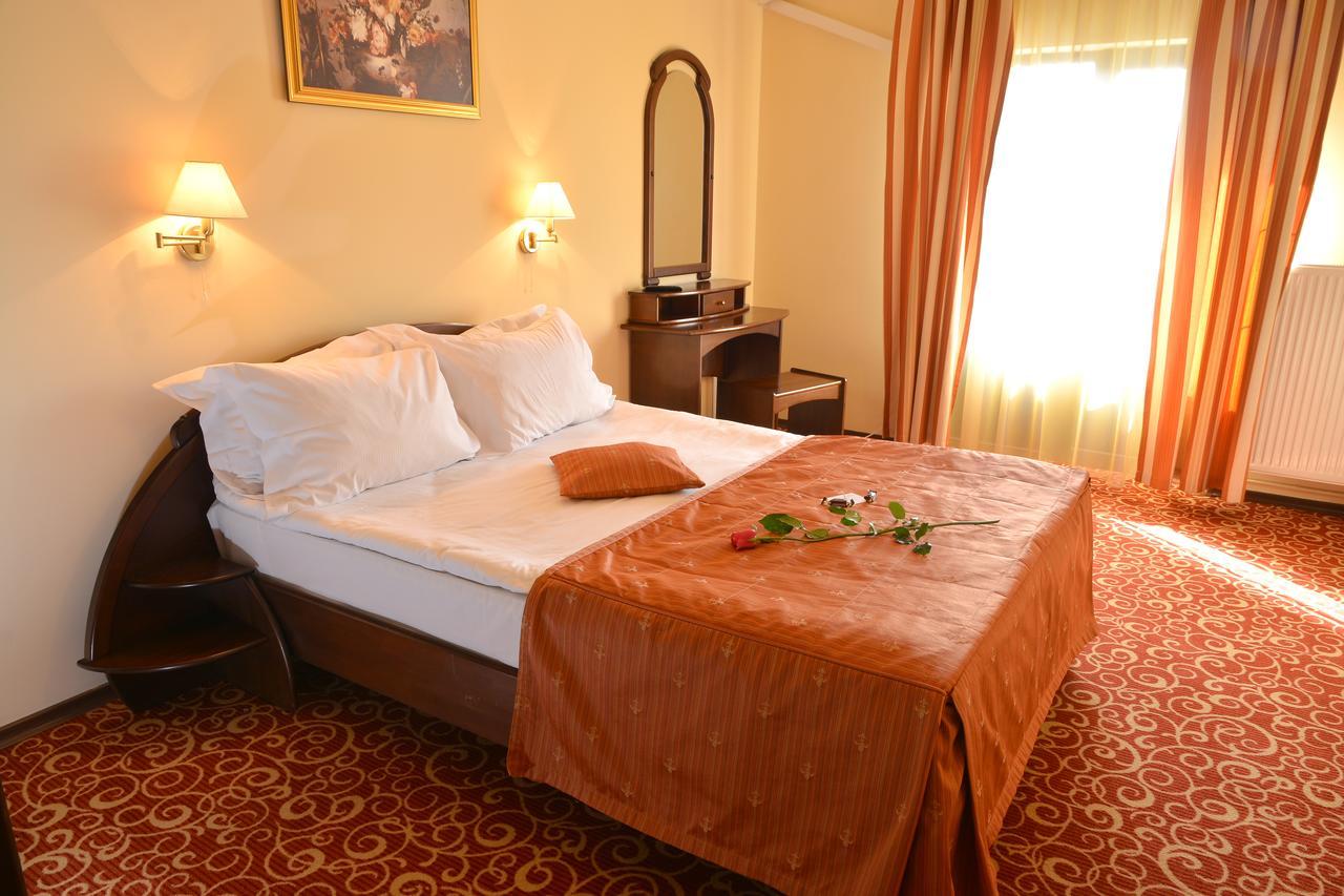 Hotel Central Ploieşti Eksteriør billede