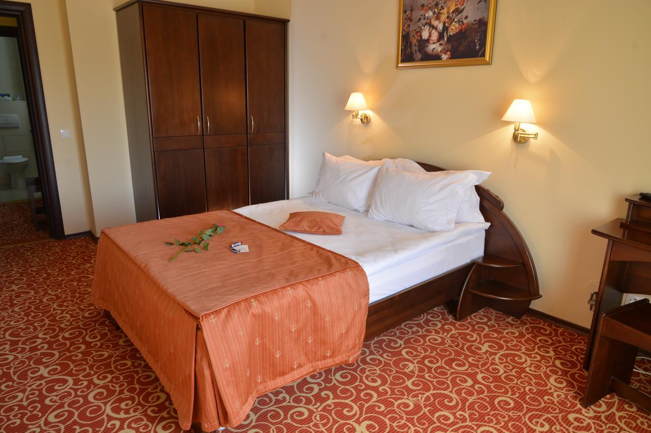 Hotel Central Ploieşti Eksteriør billede
