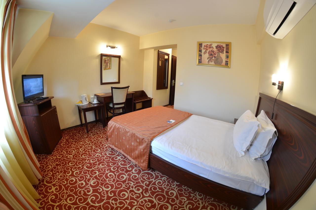 Hotel Central Ploieşti Eksteriør billede