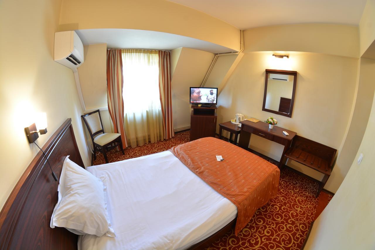 Hotel Central Ploieşti Eksteriør billede