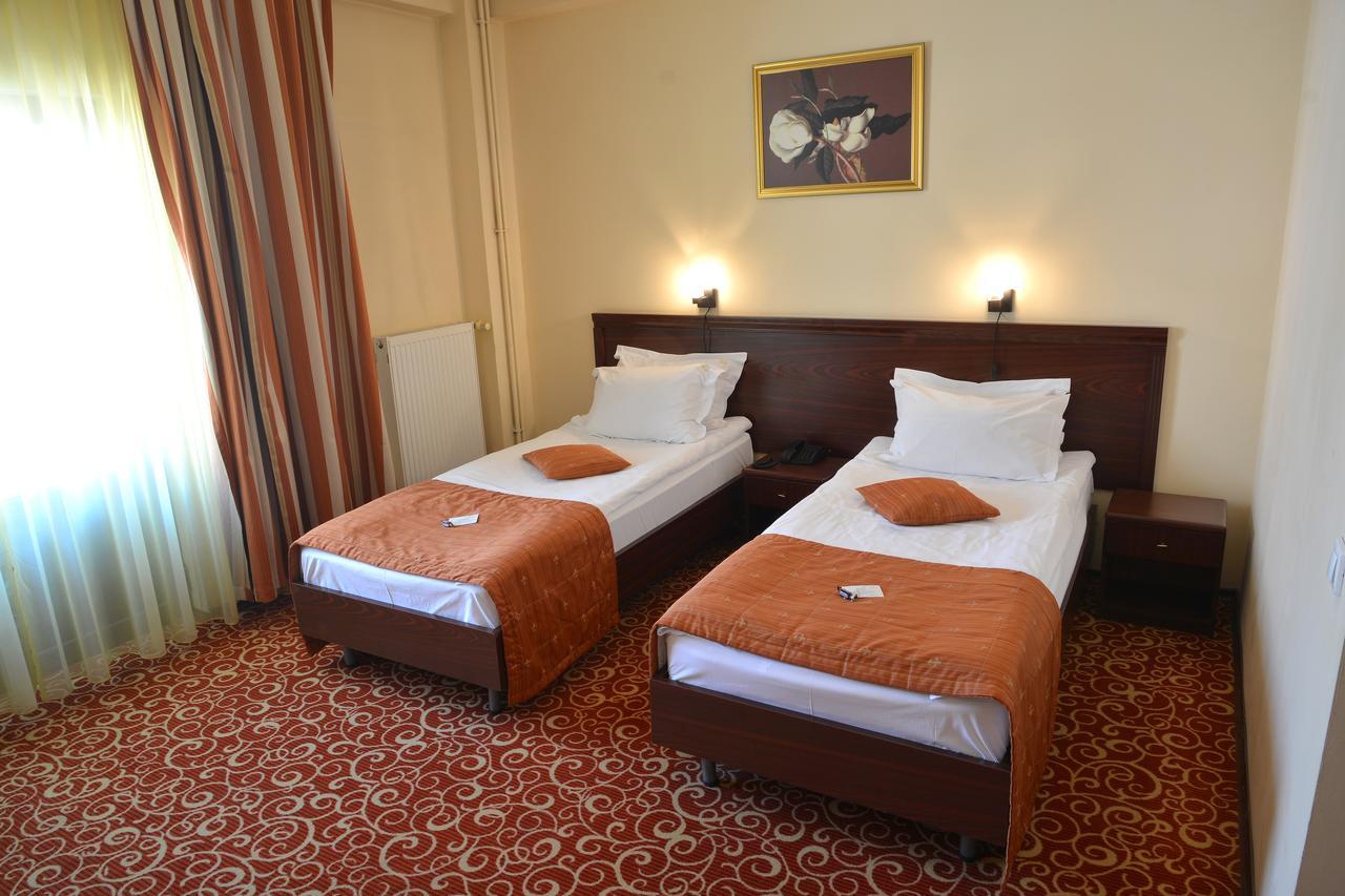 Hotel Central Ploieşti Eksteriør billede
